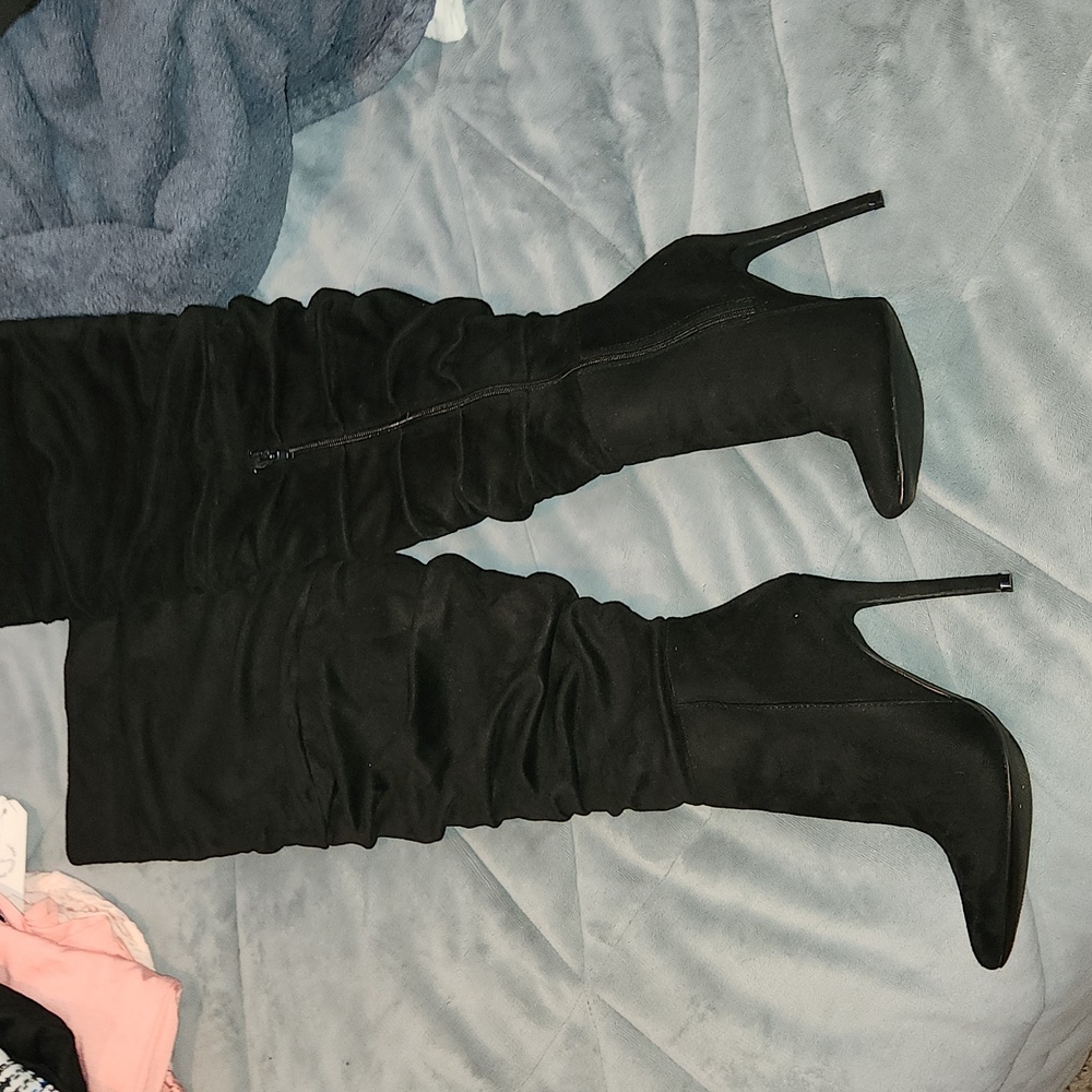 Size 6 Runched Thigh High Stiletto Boots !